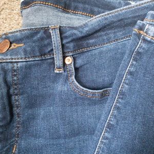 Loft Curvy Skinny Crop Jeans!